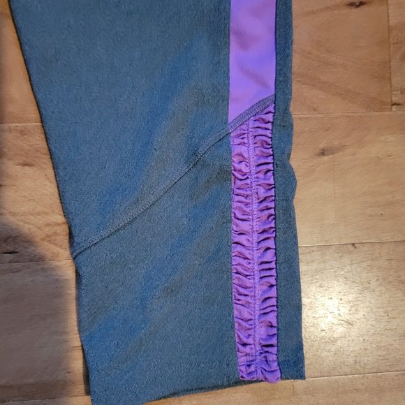 Champion Lavender and Grey Ruched Capri  Leggings Size Medium - Picture 9 of 12
